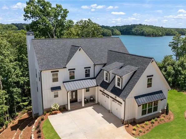 9720 Peninsula Dr, Gainesville, GA 30506