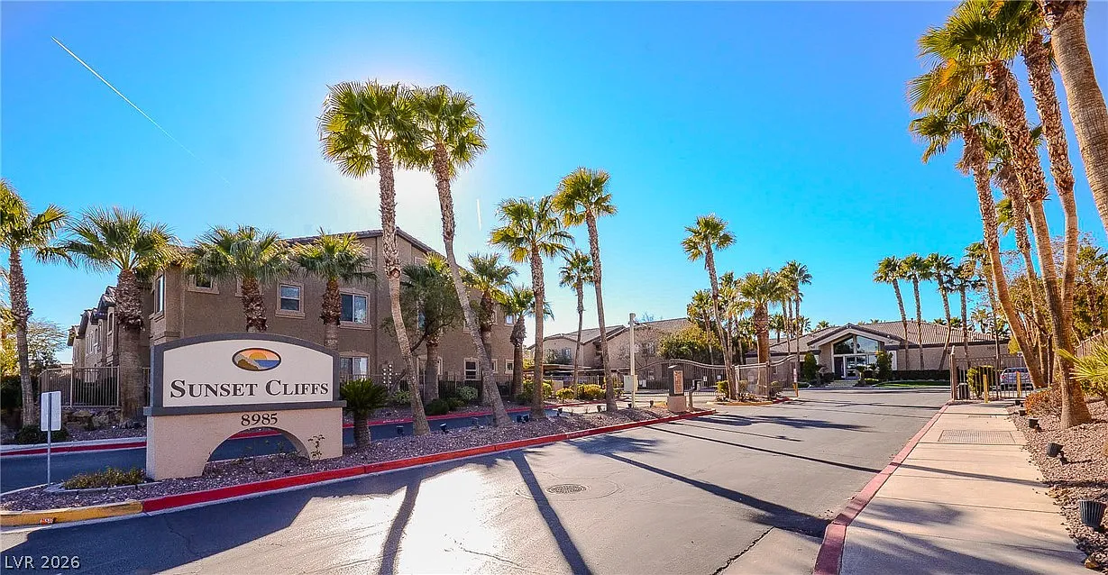 2 bed, 2.0 bath, 1070 sqft, $1,550 — Photo 1