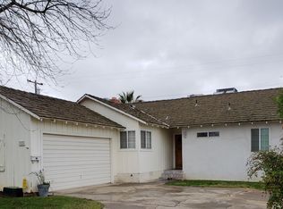 925 Stanford Ct, Bakersfield, CA 93305