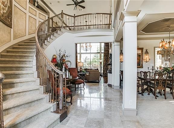 5th image of 2075 Broken Bend Ln