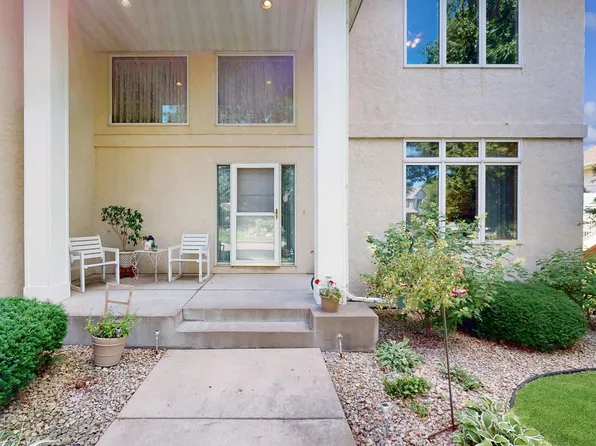 8707 Stratford Xing, Minneapolis, MN 55443