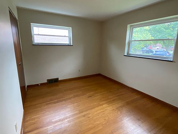 5th image of 2605 Hazelwood Ave