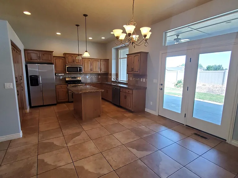 1828 E Serchio Ct — Photo 8