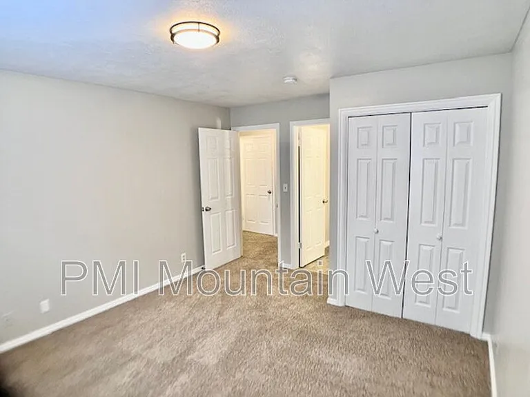 567 N 200 E #3 — Photo 27