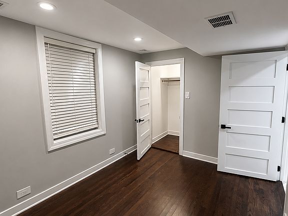 3rd image of 1427 N Keeler Ave #1
