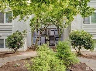 6700 NE 182nd St APT B202, Kenmore, WA 98028