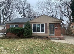 23020 Carolina St, Saint Clair Shores, MI