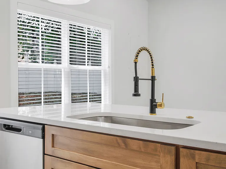 348 S Walnut Ave — Photo 10