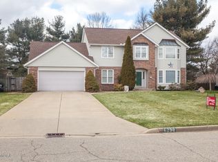 6290 High Pointe Cir, Portage, MI 49024