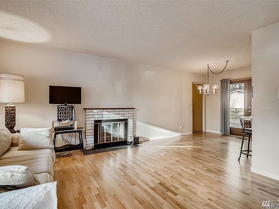 2nd image of 6511 192nd Pl SW