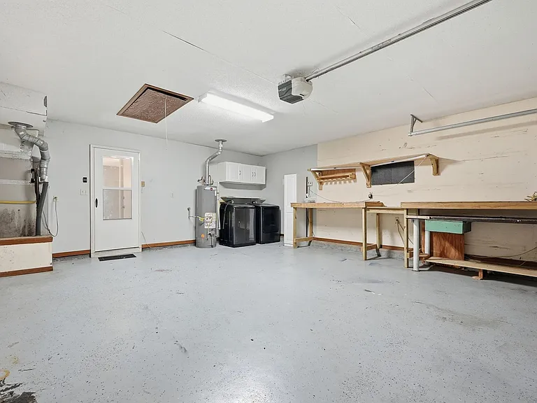 519 Matthew St — Photo 32