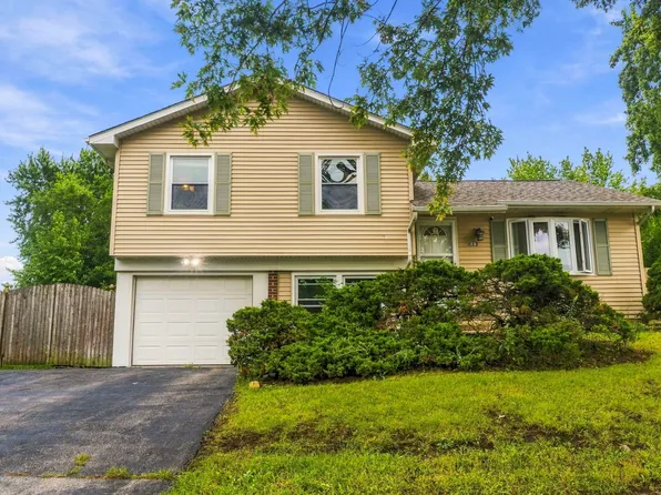 863 Poplar Ln, Bolingbrook, IL 60440