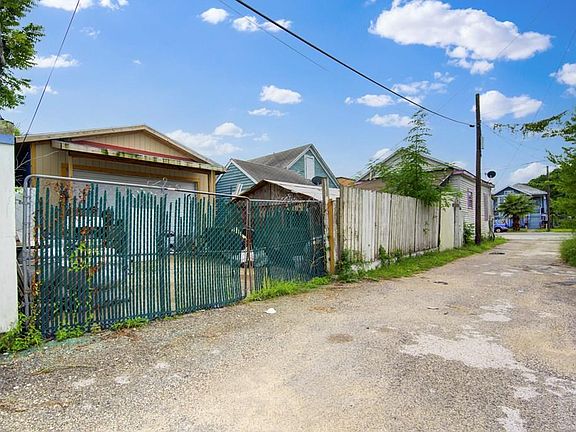 2nd image of 2826 Avenue M