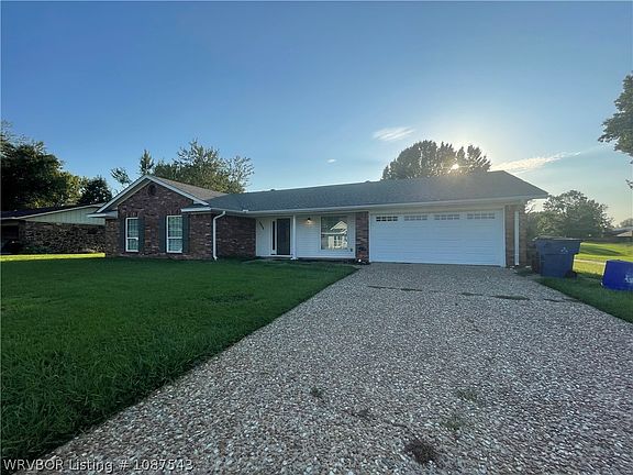 3rd image of 8908 Stoney Hedge Dr