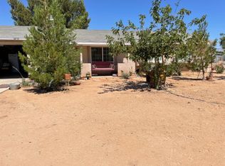 14731 Tonikan Rd, Apple Valley, CA 92307