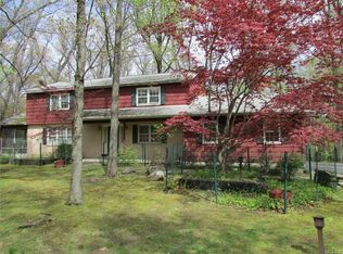 6 Pea Hill Rd, New Windsor, NY 12553