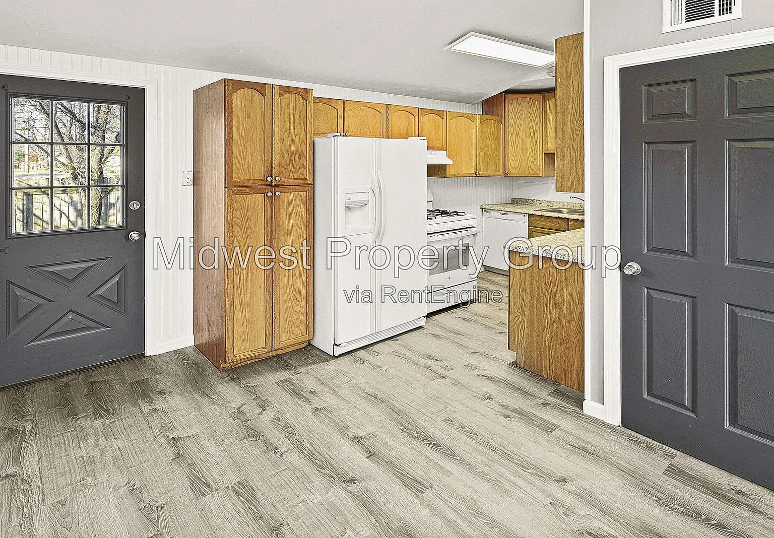 3 bed, 1.0 bath, 864 sqft, $1,325 — Photo 4