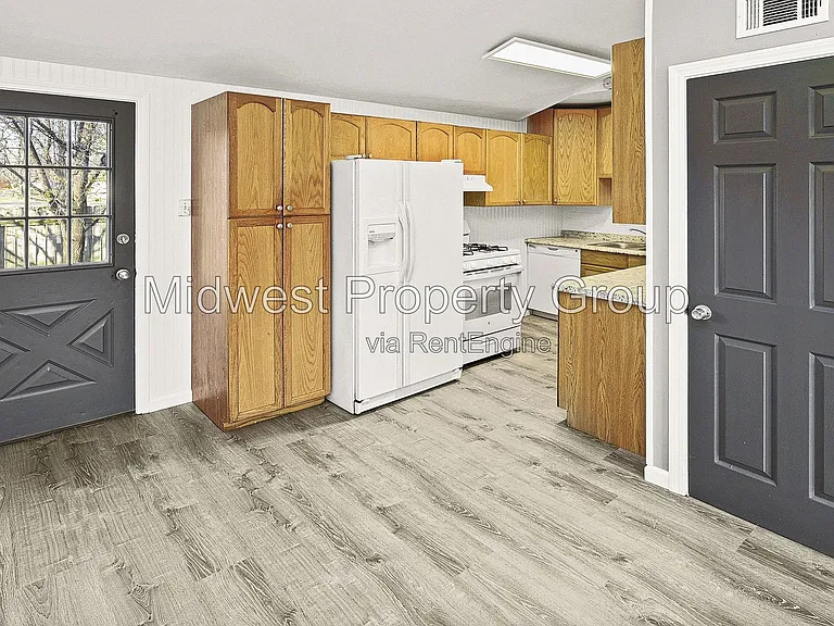 2857 Dawnview Dr — Photo 4
