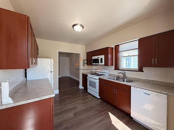 4th image of 302 Lafayette St APT 1
