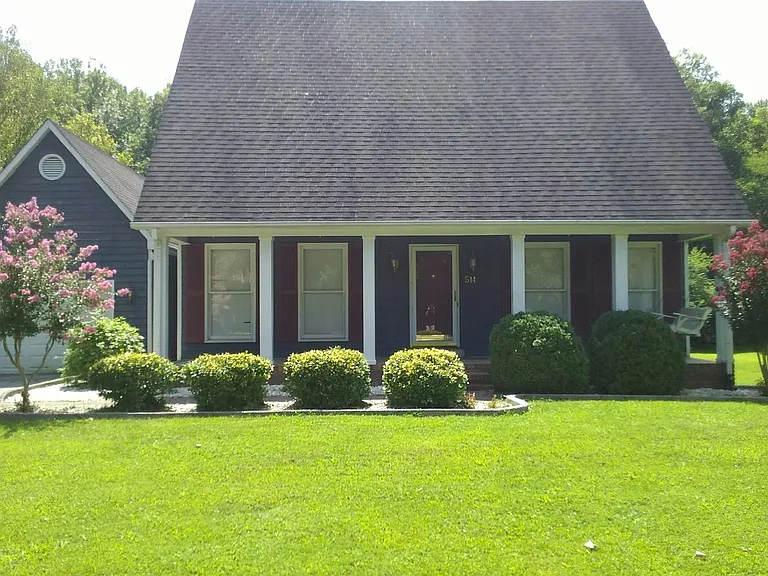 514 Fisk Rd — Photo 2