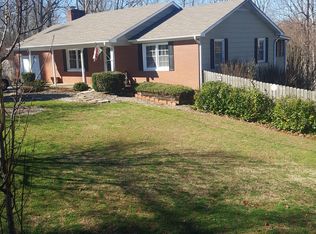 99 Never Blue Rd, Flat Rock, NC 28731