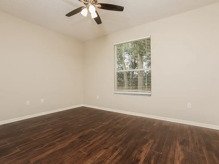 233 Bluff Pass Dr — Photo 10