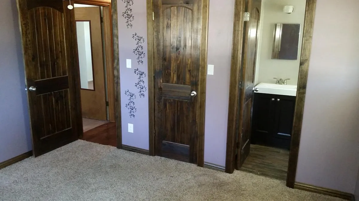 3 bed, 1.5 bath, 1128 sqft, $1,100 — Photo 1