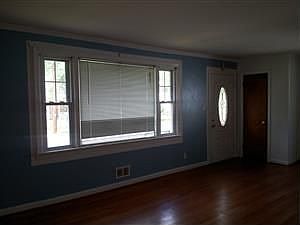 2nd image of 4809 Nicholson St