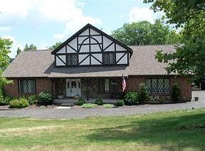 3rd image of 25 Oakridge Dr