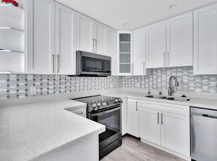 810 Lake Shore Dr APT 44, Lake Park, FL 33403