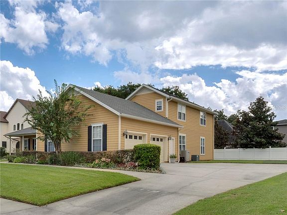 5th image of 413 Courtlea Creek Dr