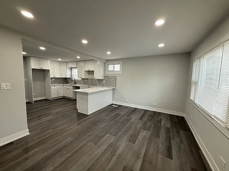 16752 Artesian Ave — Photo 6