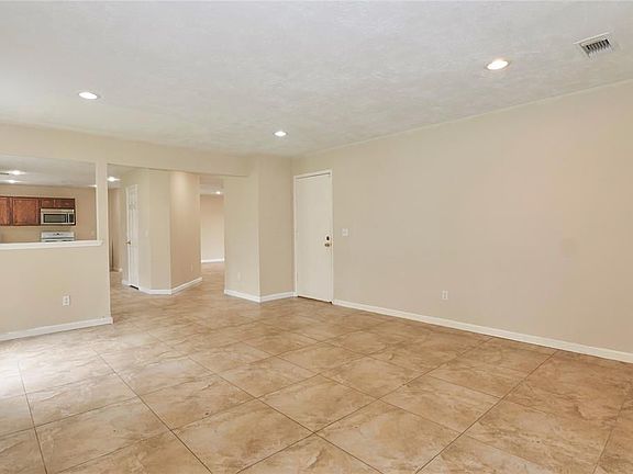 4th image of 18010 Berry Branch Dr