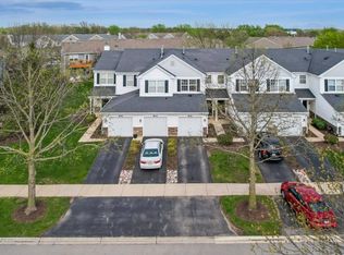 832 Genesee Dr, Naperville, IL 60563