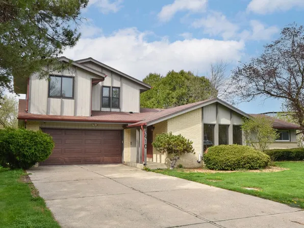 3910 West Calumet ROAD, Brown Deer, WI 53209