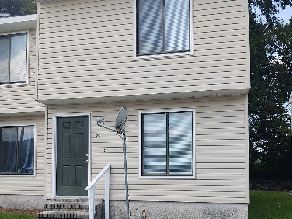 Corner unit front entrance