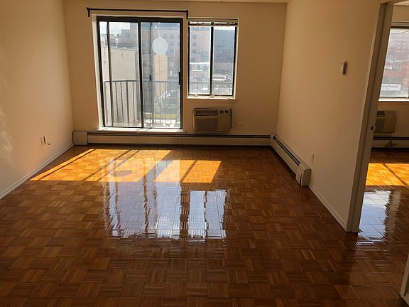 4th image of 13702 Northern Blvd APT 8A