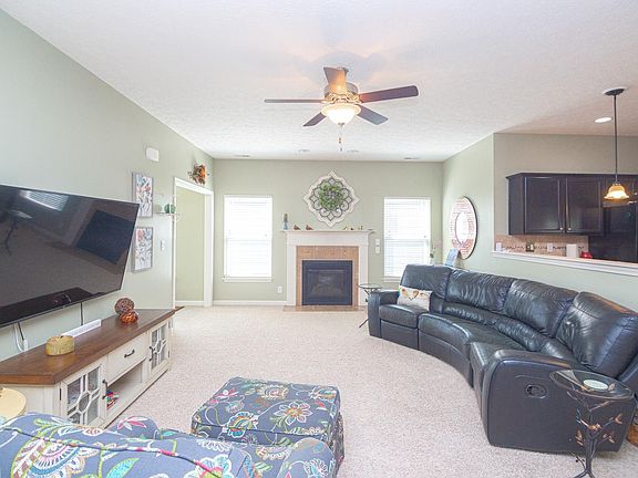 5th image of 2320 Estancia Ln