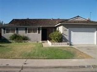 19 W Ashcroft Ave, Clovis, CA 93612
