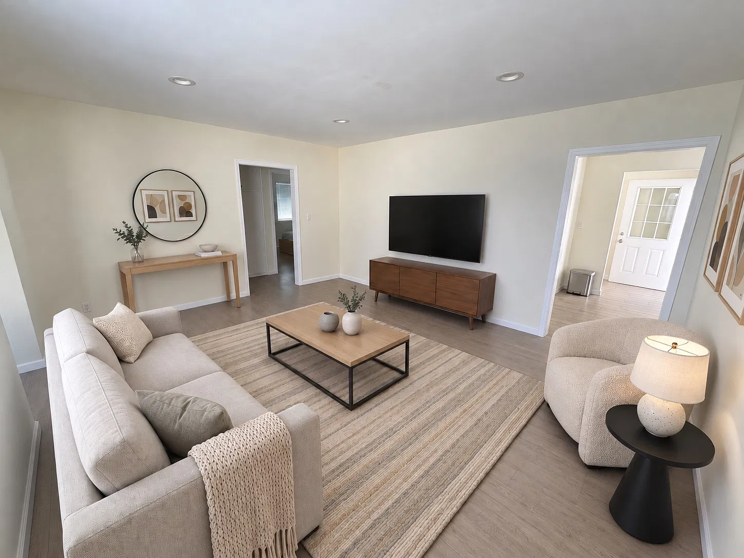 2 bed, 700 sqft, $2,700 — Photo 3
