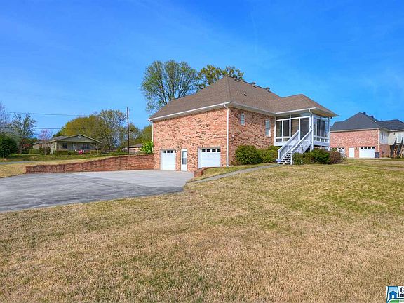 5th image of 601 Holly Dr