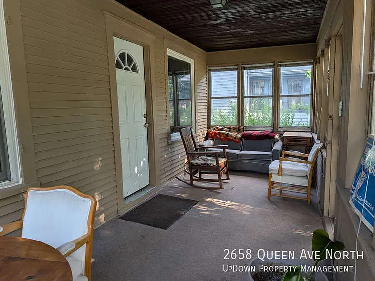 2658 Queen Ave N — Photo 6