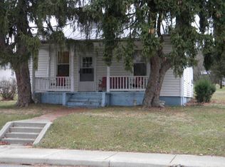 402 Henry St, Gretna, VA 24557