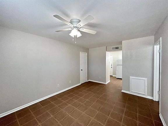 3rd image of 1149 N Durham Dr APT 18