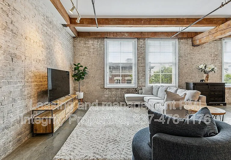 825 Lafayette St #4 — Photo 14