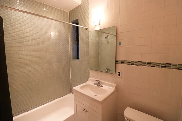 Rented by Nooklyn NYC LLC | media 25