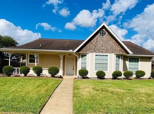 302 Yorkshire Ct, Deer Park, TX 77536