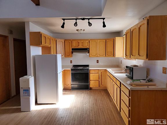 2nd image of 690 J St