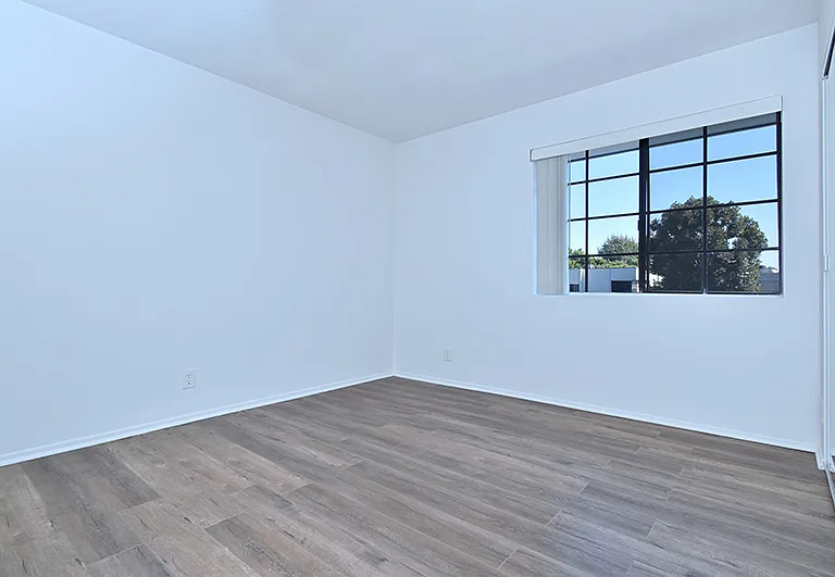 4235 Whitsett Ave #201 — Photo 37