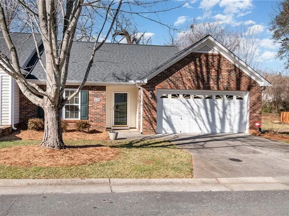 180 Miller Pointe Dr, Winston Salem, NC 27106